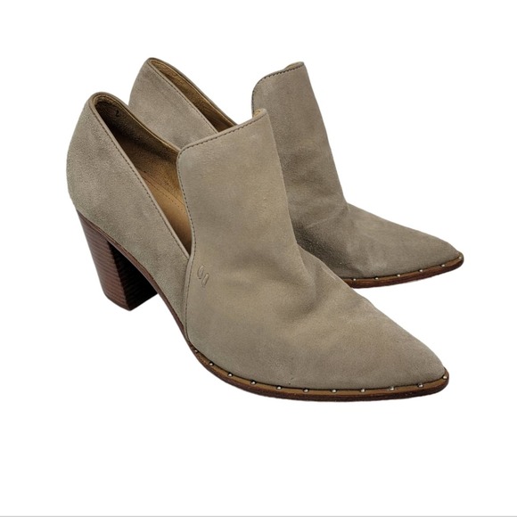 Schutz Krosbie Neutral Suede Block Heel Pointed Fomo Toe Bootie 7 - Picture 1 of 7